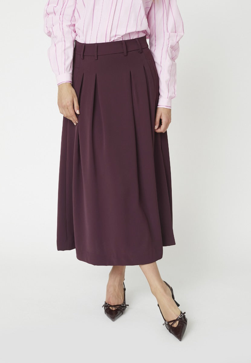 Anya Pleat Skirt Winered