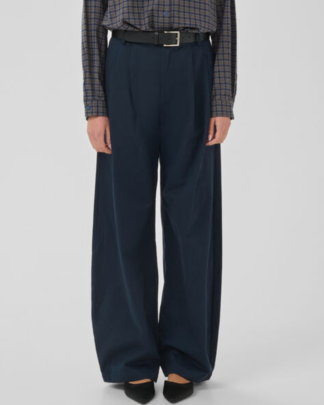My Essentiel Wardrobe Gisva Kendel Barrel Pant Dark Sapphire
